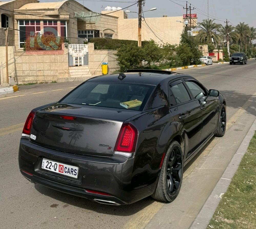 كرايسلر 300